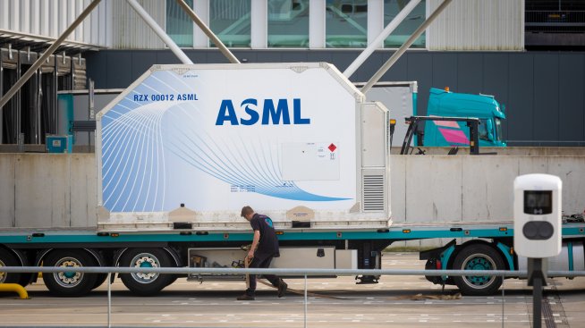 ASML: Може и да не успеем да запишем растеж през 2026 г.