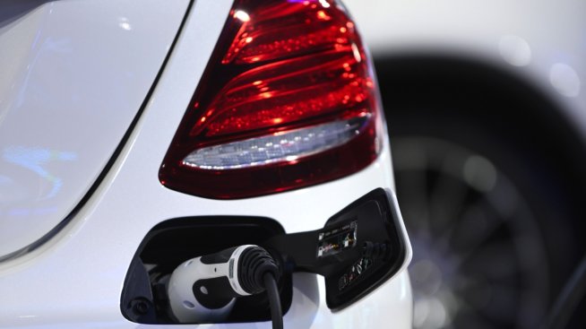 Mercedes е поредната компания, която се включва към зарядната мрежа на Tesla в САЩ