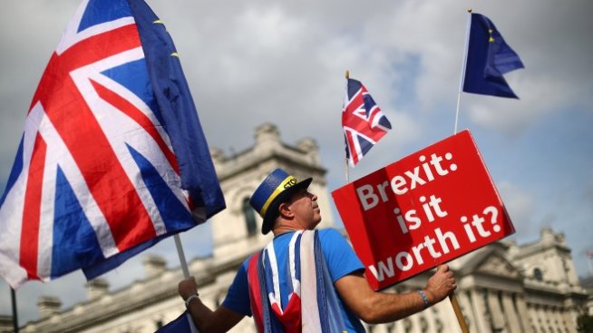 Лондон заплаши с Brexit без сделка, ако ЕС не омекне за ирландската граница