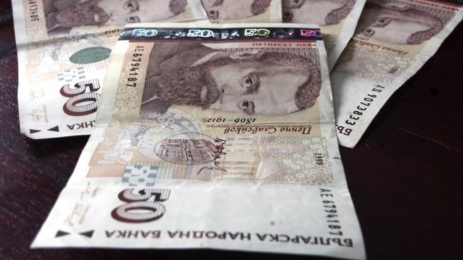 Държавата отпуска още 40 млн. лв. за заетостта в туризма и транспорта