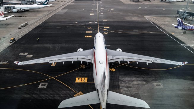 IATA: Световната авиоиндустрия ще се върне към рентабилност през 2023 г.