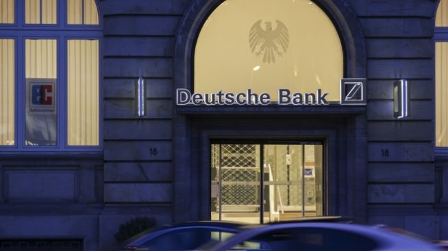 Deutsche Bank иска от доставчиците си печат за ESG-съответствие