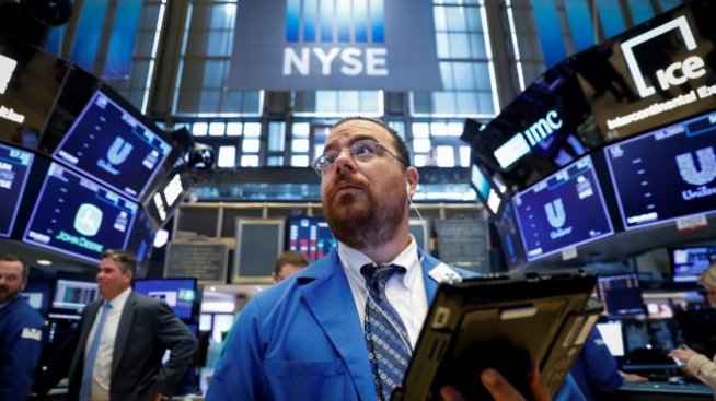 Технологичният сектор дърпа надолу Wall Street*