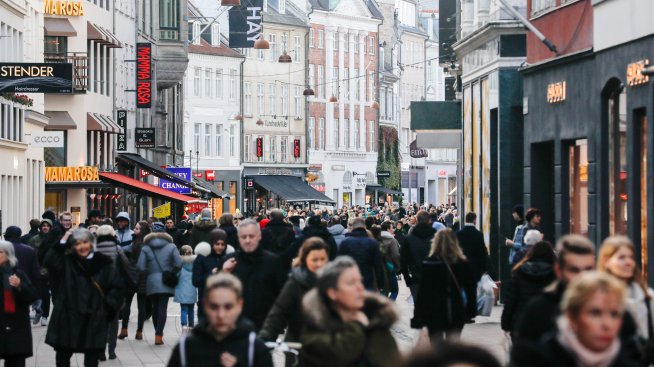 Европейците намаляват разходите заради митата на САЩ
