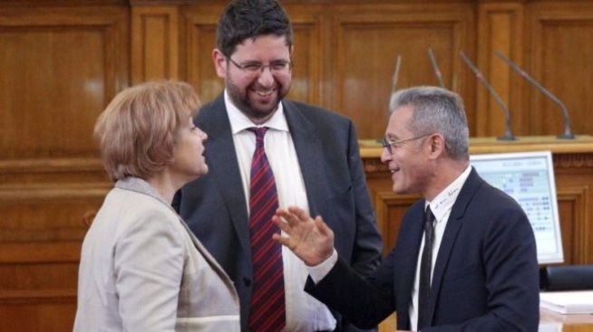 Плоският данък оцеля и на второ четене в парламента