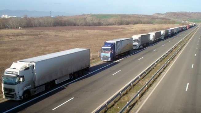 Карима Дели: Климатичните цели не могат да се смесват с Пакета „Мобилност“