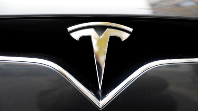 Акциите на Tesla достигнаха исторически връх