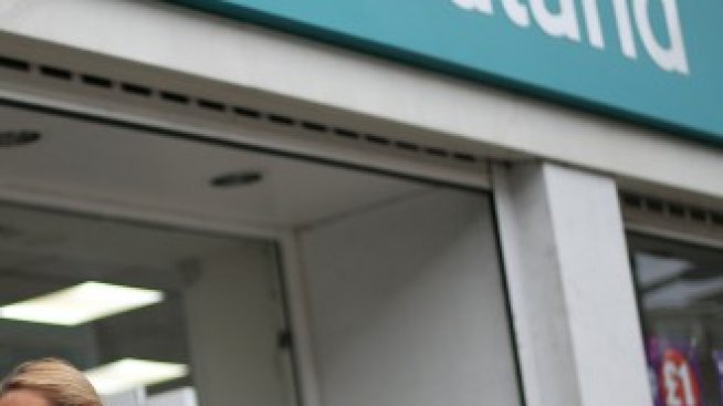 Продажбите на дребно във Великобритания спадат с 0,6% през ноември