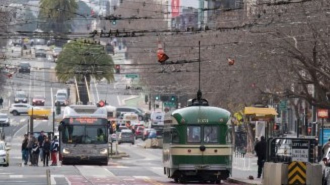 Спадът на продажбите на нови коли не означава засилен интерес към електромобили