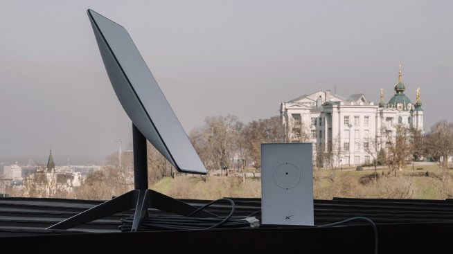 Starshield възстанови услугата си за Украйна, дронове затвориха небето над Москва