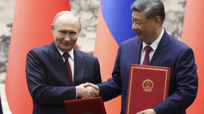 Китай събира великите сили, а САЩ търсят пауза в Близкия изток