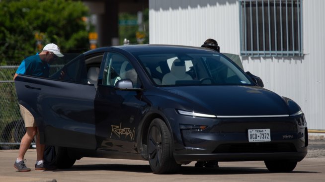Tesla тества бъдещето си – пусна първите роботаксита в Тексас