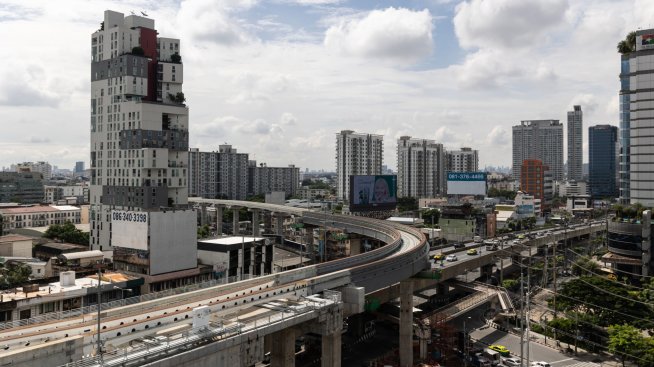 Китайските пари се завръщат на имотните пазари в Азия