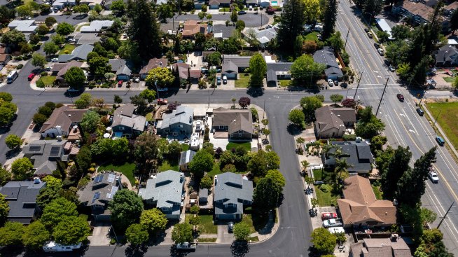 Цените на жилищата в САЩ ще нараснат с 3,5% тази година, но митата ще засегнат строителството