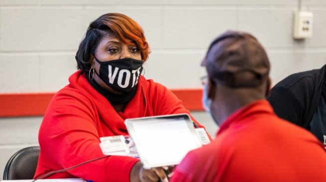 Демократите са само на едно място от контрола над Сената*