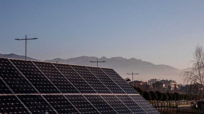 Mytilineos Group ще построи най-големия соларен парк в Гърция