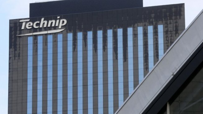 Милиардно сливане при доставчиците на петролни услуги