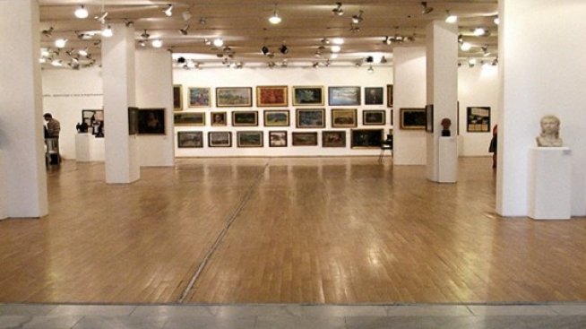 Посещенията в кината се увеличават, а в музеите и театрите намаляват