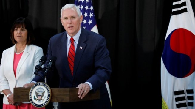 Майк Пенс определи като провокация неуспешния ракетен тест в Северна Корея