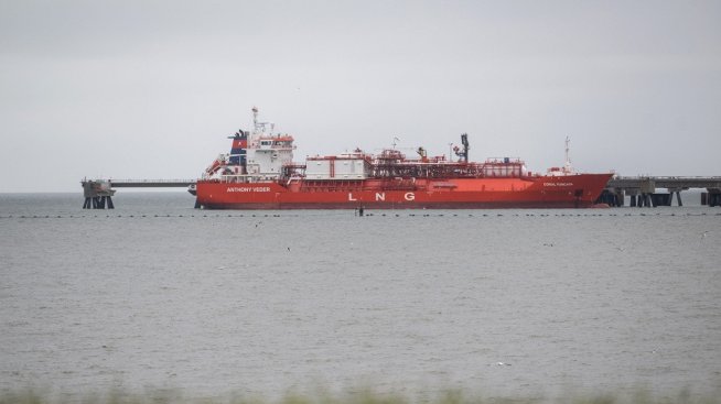 Евродепутатите одобриха възможност за забрана за внос на газ от Русия и Беларус