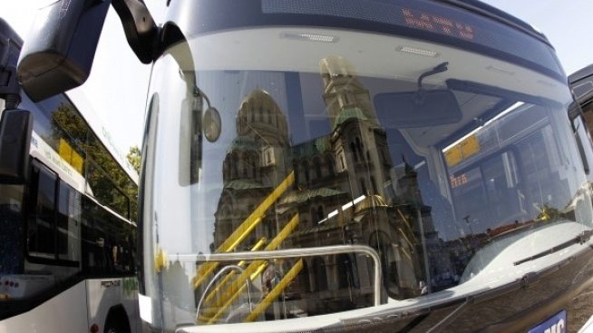 Експерти: Преоборудване на стар автобус с колани струва около 2 хил. лева