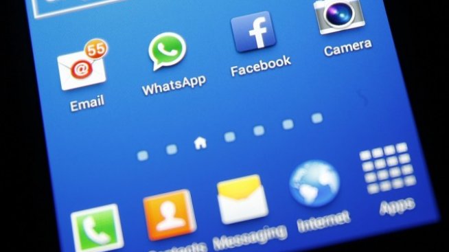 Още главоболия за Facebook заради промените в политиката на WhatsApp