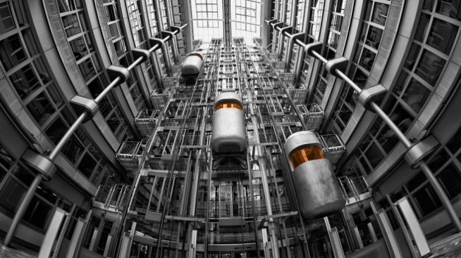 Въпреки похарчените пари асансьорният регистър не работи