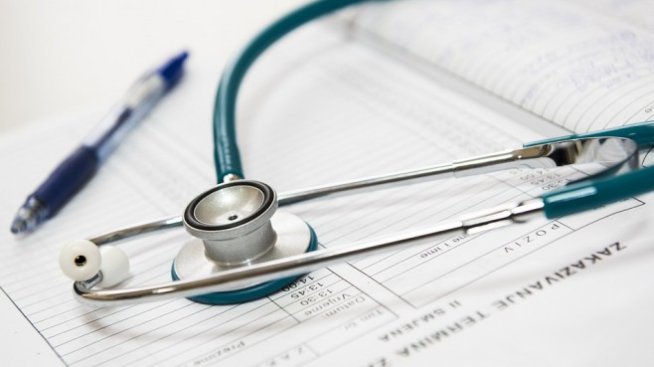 Плащането на първите три дни болнични отново разделя бизнеса и синдикатите