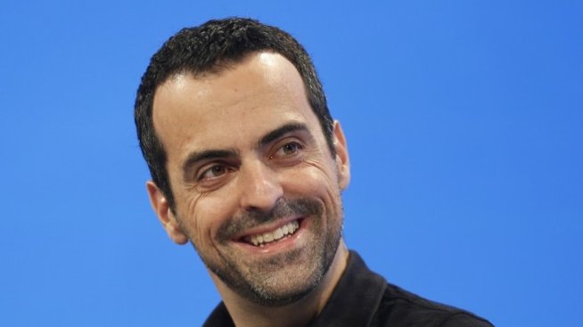 Facebook привлече Хюго Бара 