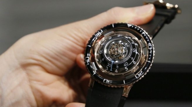 Износът на швейцарски часовници достигна 7-годишно дъно