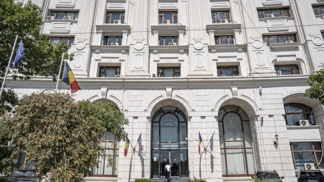 Румънското правителство се разпадна след вот на недоверие в парламента
