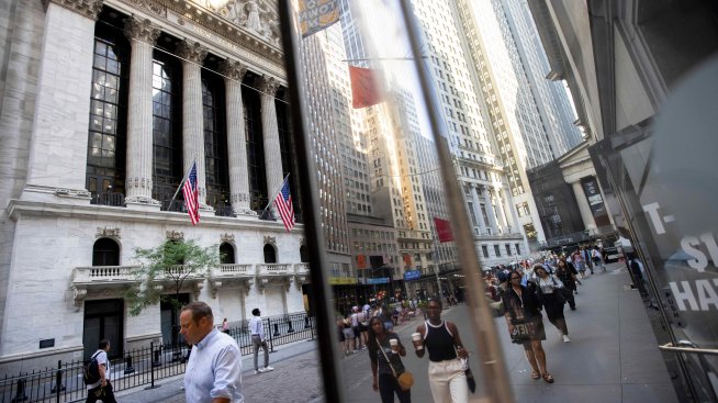 Индексите на Wall Street поддават в очакване на речта на Пауъл*