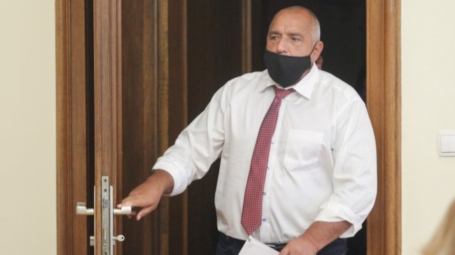 Борисов: Даваме 1,3 млрд. лв. безвъзмездно за запазване на работните места у нас