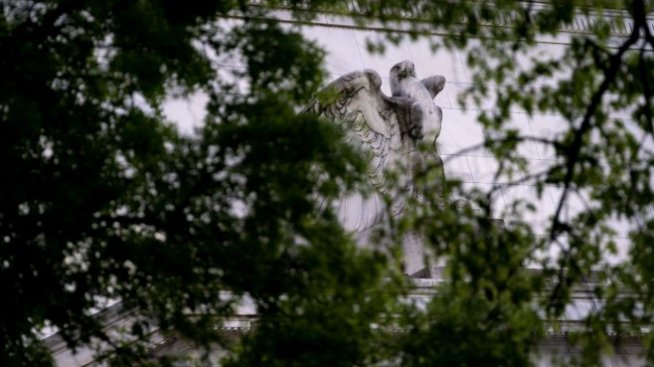 Фед задоволи инфлационните ястреби едва помръдвайки с пръст