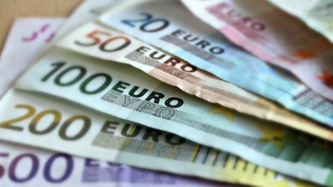 Пр. Райков: ЕЦБ няма да спаси икономиката на ЕС от кризата