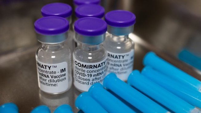 ЕМА проучва данните за подсилваща доза от ваксината на Pfizer