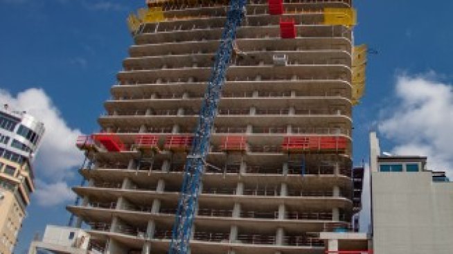 Кметът на „Лозенец“ сезира главния прокурор за небостъргача „Златен век“