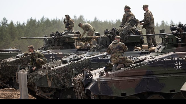 Военният обрат на Германия се нуждае от нещо повече от пари