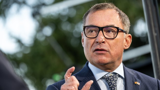 Йоахим Нагел: Европа трябва да очертае червени линии пред Китай