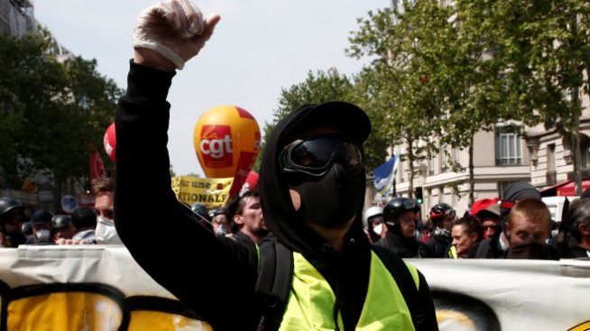 Нови протести разтърсват Франция