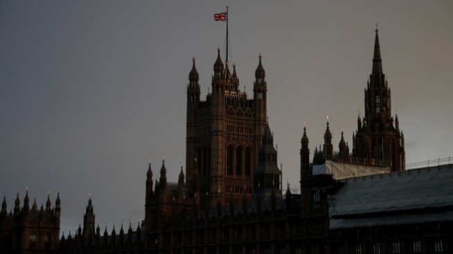 Лондон се отказва от полемичните договори за фериботни превози