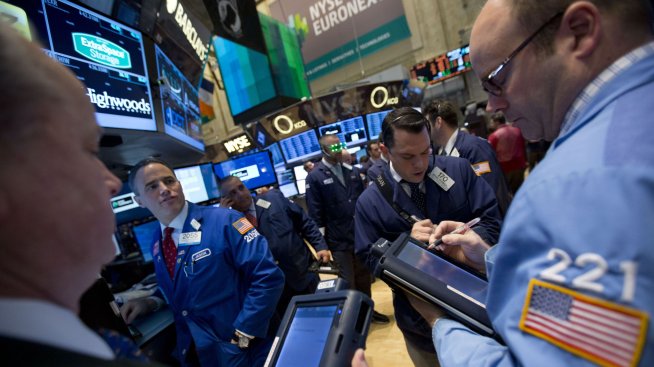 Сигналите на Фед и икономическите данни не успяха да изплашат Wall Street