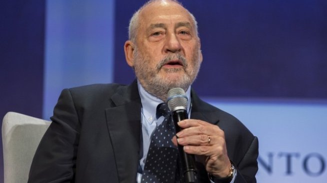 Джоузеф Стиглиц: В еврозоната предстои нова дългова криза