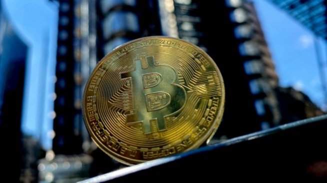 Цената на биткойна мина ключовия праг от 50 хил. долара