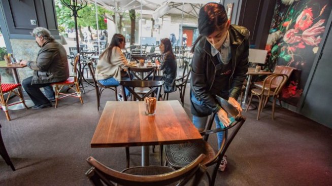 Бизнесът: Ограниченията няма да са мотив хората да се ваксинират