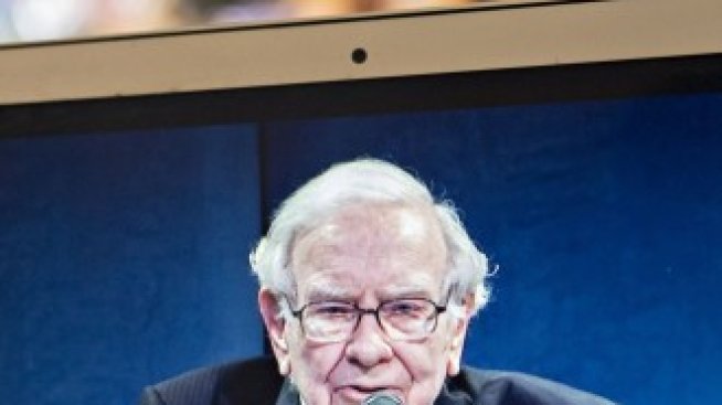 Бъфет: Неочакваната сила на американската икономика подкрепя Berkshire Hathaway