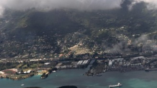 Най-ваксинираната страна в света връща ограничения заради ръст на заразените с COVID