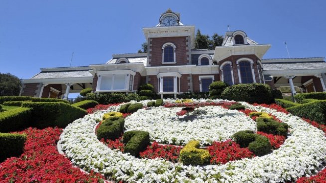 Продават Neverland за 100 млн. долара