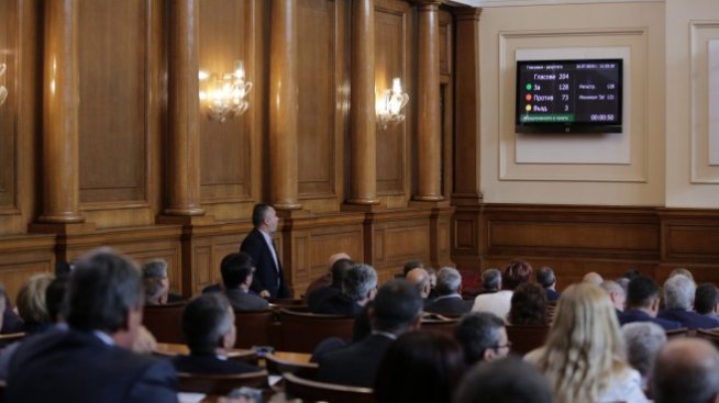 При обсъждането на три теми ще се реши вотът на недоверие