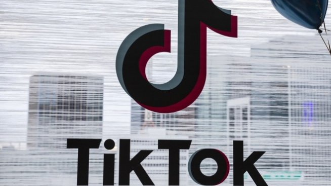 TikTok застава в центъра на дългогодишната битка между Snap и Facebook